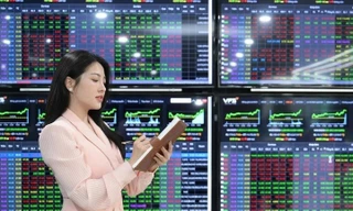 Cổ phiếu 'vua' dẫn dắt, chứng khoán nối đà hồi phục