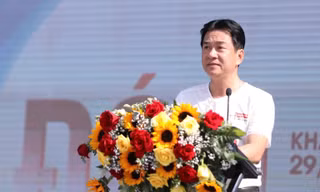 Vận động viên chạy 10km hệ tuyển xuất phát