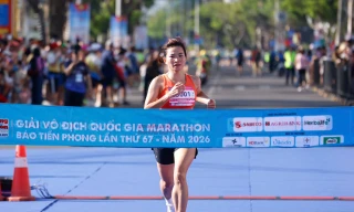 Vận động viên chạy 10km hệ tuyển xuất phát