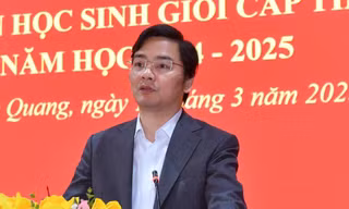 Tạm đình chỉ công tác đối với Giám đốc Sở Giáo dục và Đào tạo tỉnh Tuyên Quang