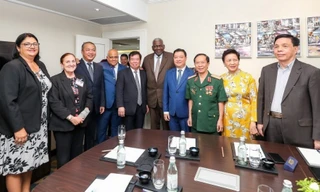 Ông Phan Văn Quý (ngoài cùng bên phải) gặp gỡ với Chủ tịch Quốc hội Cuba Esteban Lazo Hernandez và đoàn công tác ngày 24/9/2023 Ảnh: NVCC 