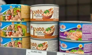 Hà Nội: Người tiêu dùng tẩy chay, siêu thị dừng bán 'patê cột đèn'