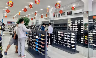 Doanh nghiệp 'chạy đua' mua bán hàng Tết trên sàn online