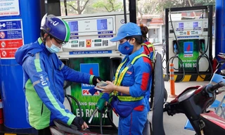 Giá xăng dầu trong nước tăng cao, dư địa nào để hạ nhiệt? 