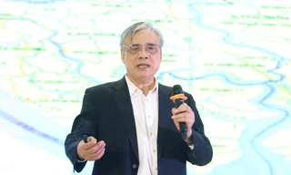 TS Trần Đình Thiên.