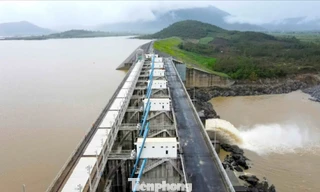 Trận lũ lịch sử tháng 11 vừa qua khiến nhiều nhà dân ngập trong nước Ảnh: Huỳnh Thủy 