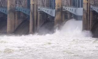 'Nếu không có biện pháp kiểm soát điều tiết, việc xả lũ đột ngột có thể gây ra lũ quét'