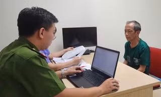 Công an Hà Nội lật tẩy chiêu lừa của ‘thần y’ chữa bách bệnh bằng nước ion kiềm
