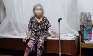 Hà Nội yêu cầu làm rõ vụ bà cụ 87 tuổi được khiêng đến phường Bạch Mai làm thủ tục hành chính