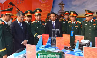 Thủ tướng Lê Minh Hưng: Quân khu 4 tiếp tục viết nên những trang sử hào hùng, bảo vệ vững chắc Tổ quốc