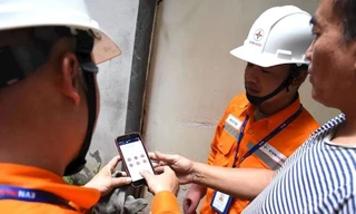 Khắp nơi bức xúc việc hóa đơn tiền điện nhảy múa, EVN nói gì? 