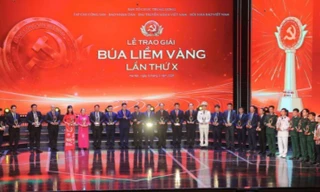 Lễ tuyên dương 96 bí thư chi bộ xuất sắc và trao Giải Búa liềm vàng lần thứ 10