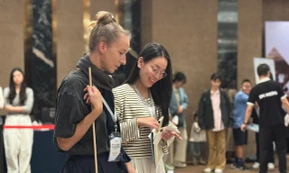 Ngắm sắc màu tài năng Việt trước hành trình tới Louvre