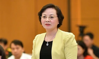 Bộ trưởng Nội vụ nói về lộ trình điều chỉnh mức lương tối thiểu 