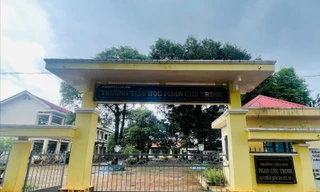 Làm rõ nhiều khoản thu của trường tiểu học khiến phụ huynh ‘choáng’