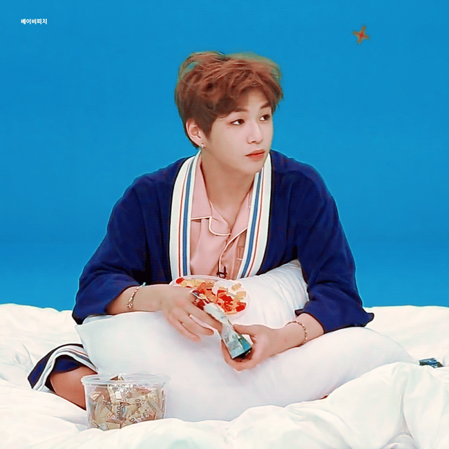 Nếu muốn được Kang Daniel (Wanna One) chú ý, hãy mang thứ này đến concert nhé ảnh 2 Nếu muốn được Kang Daniel (Wanna One) chú ý, hãy mang thứ này đến concert nhé ảnh 2