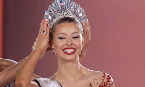 Người đẹp Mỹ đăng quang Miss Cosmo 2025 