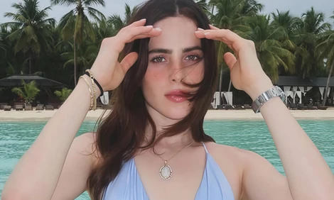 Đương kim Hoa hậu Hoàn vũ bị hai người tiền nhiệm chỉ trích