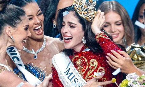 Nữ tỷ phú giàu nhất thế giới muốn mua Hoa hậu Hoàn vũ