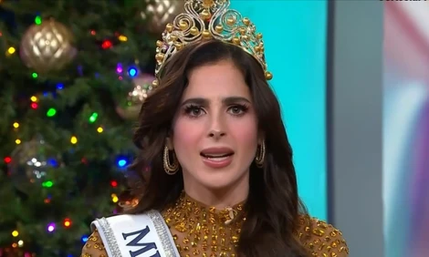 Hoa hậu Hoàn vũ bỏ về giữa chừng