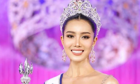 Tiếc cho tân Hoa hậu Thái Lan 