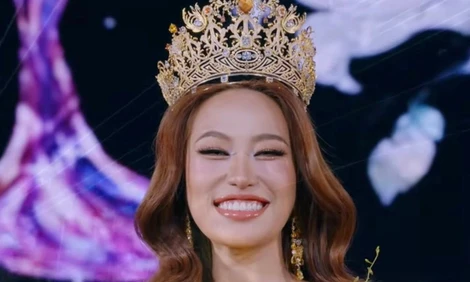 Cô gái đăng quang hoa hậu bằng hình thức bỏ phiếu