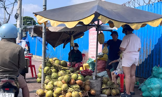 Quán giải khát ở TPHCM 'hốt bạc' ngày nắng nóng