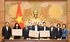 Hà Nội trao kinh phí hỗ trợ tỉnh Đắk Lắk, Lâm Đồng, Khánh Hòa khắc phục hậu quả mưa lũ