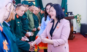 Tặng quà Tết cho 30.000 người nghèo, công nhân lao động, người có hoàn cảnh khó khăn