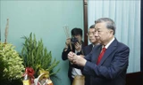 Tổng Bí thư Tô Lâm dâng hương tưởng niệm Bác Hồ tại Nhà 67