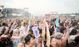 Hàng nghìn người đứng suốt 10 tiếng chờ Bi Rain ở TPHCM