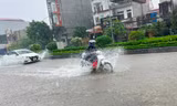 Mưa lớn tại Hưng Yên gây ngập nặng nhiều tuyến phố