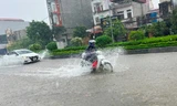 Mưa lớn tại Hưng Yên gây ngập nặng nhiều tuyến phố