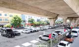Bãi xe gầm cầu Vĩnh Tuy treo biển 'giải tỏa', từ chối nhận trông giữ xe