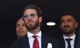 Bức ảnh toàn huyền thoại khiến diện mạo Sergio Ramos gây sốt
