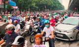 Đề xuất người dân Hà Nội đi làm, đi học lệch khung giờ để giảm ùn tắc