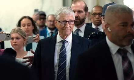 Tỷ phú Bill Gates nói bị Jeffrey Epstein gây sức ép bằng chuyện ngoại tình