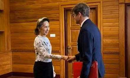 Myanmar công bố hình ảnh hiếm hoi về bà Aung San Suu Kyi