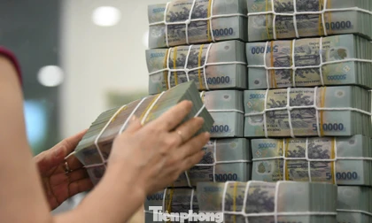 Lãi suất huy động tăng mạnh có đáng lo?