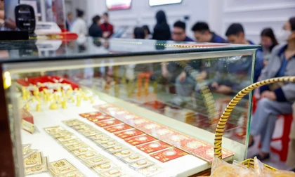 Lý do giá vàng bạc lao dốc