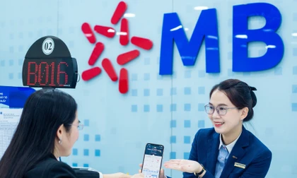 Lương thưởng cao vút của ngân hàng 