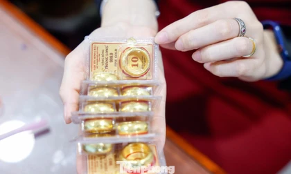 Giá vàng bạc đồng loạt giảm mạnh 