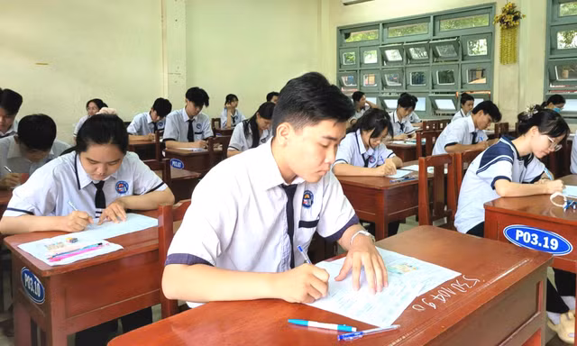 Các tỉnh thành miền Tây giảm hàng nghìn đầu mối trường công trước năm học mới