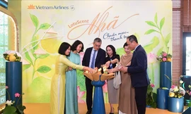 Vietnam Airlines 'kể chuyện bằng hương sen' với hệ sinh thái mùi hương Nhã trên toàn hành trình bay