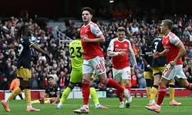 Đánh bại West Ham, Arsenal tạm chiếm ngôi đầu giải Ngoại hạng 