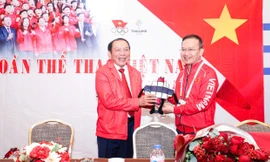 Bộ trưởng Nguyễn Văn Hùng thăm, động viên Đoàn Thể thao Việt Nam tại SEA Games 33