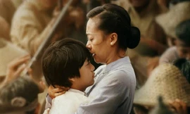 Reply Y2K: Giấc ngủ lắc lư bên những giỏ cần xé trái cây, nhưng bình yên bên má