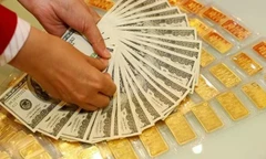 Giá vàng, USD cùng lập kỷ lục