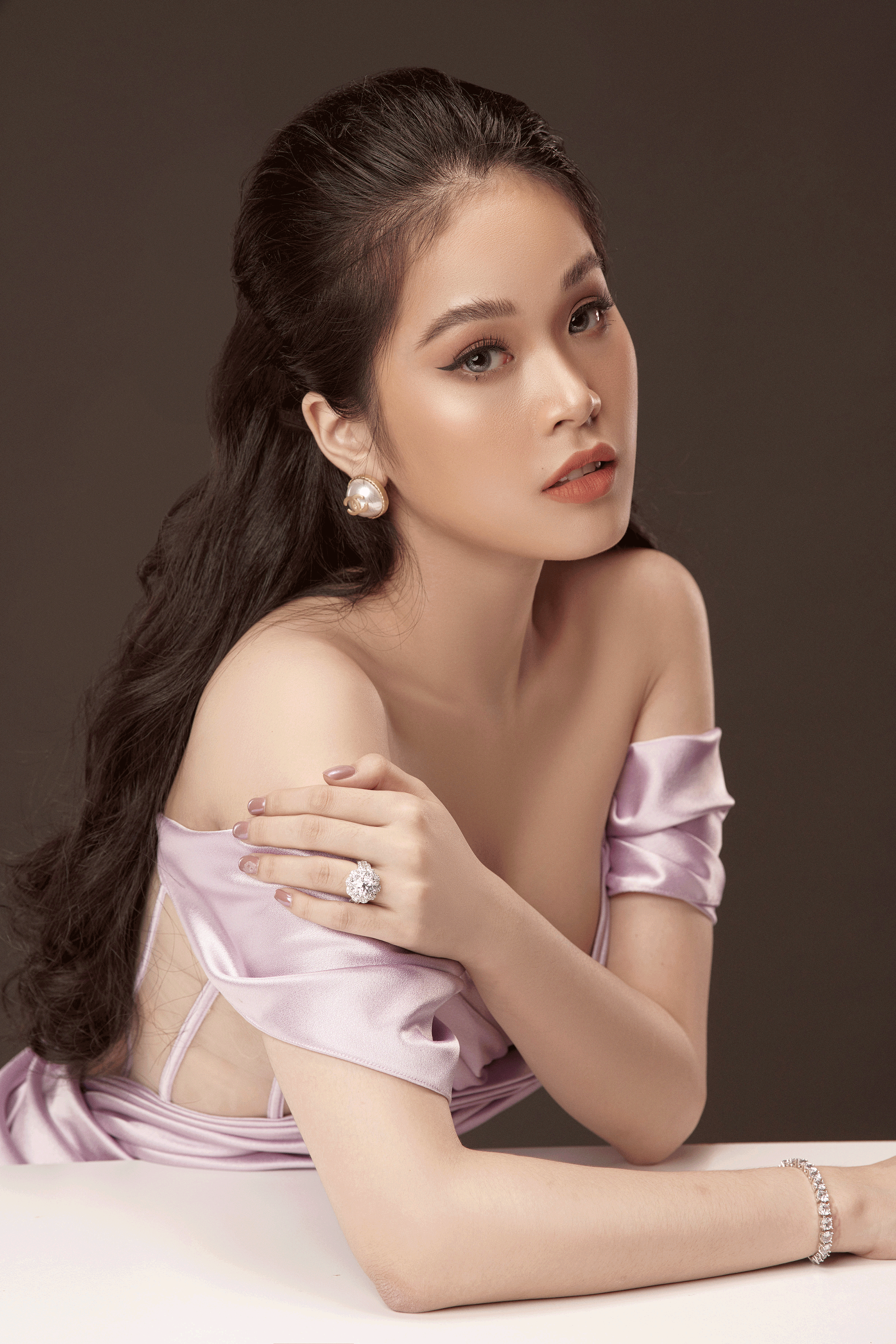 Người đẹp từng đóng MV với Hồ Quang Hiếu dự thi Hoa hậu Việt Nam 2020 ảnh 2