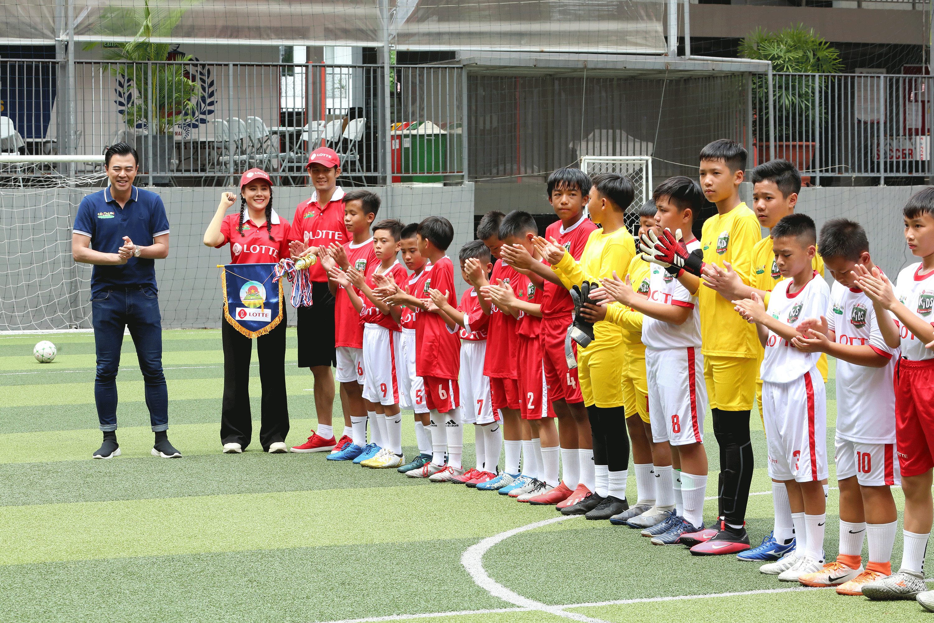 HLV Nguyễn Hồng Sơn bị học trò viết đơn ‘khiếu nại’ tại show truyền hình thực tế ảnh 1